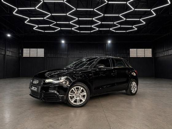AUDI A1 1.4 TFSI ATTRACTION 16V 122CV GASOLINA 4P AUTOMÁTICO AUDI A1 1.4 TFSI ATTRACTION 16V 122CV GASOLINA 4P AUTOMÁTICO